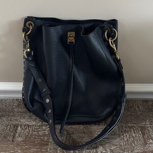 Elegant Black Leather Shoulder Bag